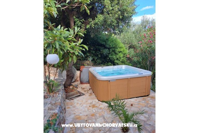 PRIVATE JACUZZI Sea View Haus  – foto 8
