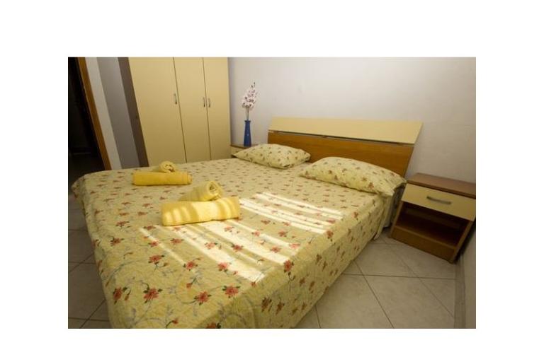Appartements Dinko s grijanim bazenom – foto 17