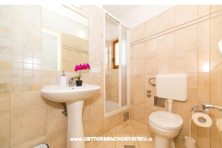 Appartements Vila Nena mit Pool – foto 17