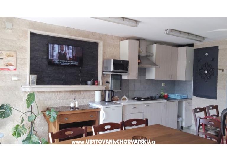 Ferienwohnungen &amp; rooms  Raspor – foto 10