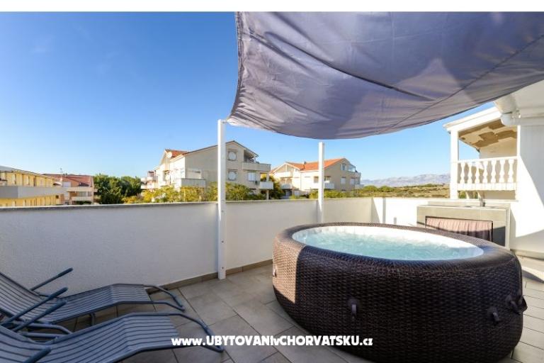 Appartement mit Pool and jacuzzi – foto 24