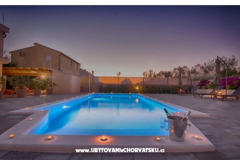  Haus mit Pool - Villa Marijana  – foto 2