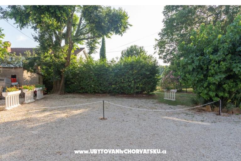 Ferienhaus Cerjani - 14 osoba – foto 11