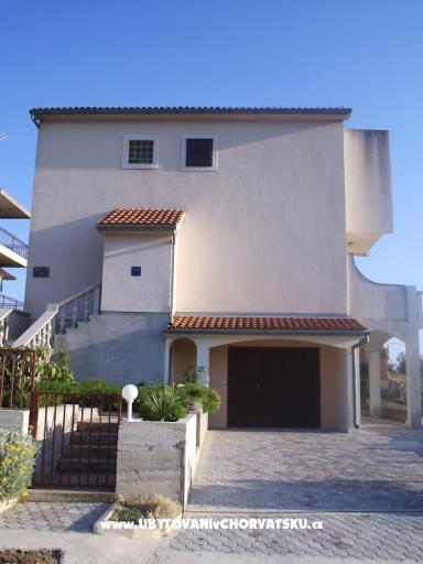 Ferienwohnungen and rooms Mikelin  – foto 2