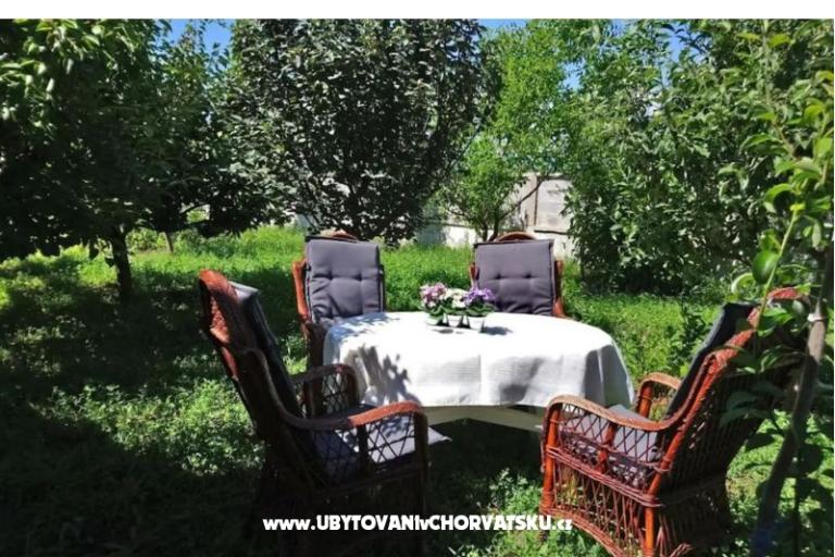 Family friendly Apt with a pool  – foto 8