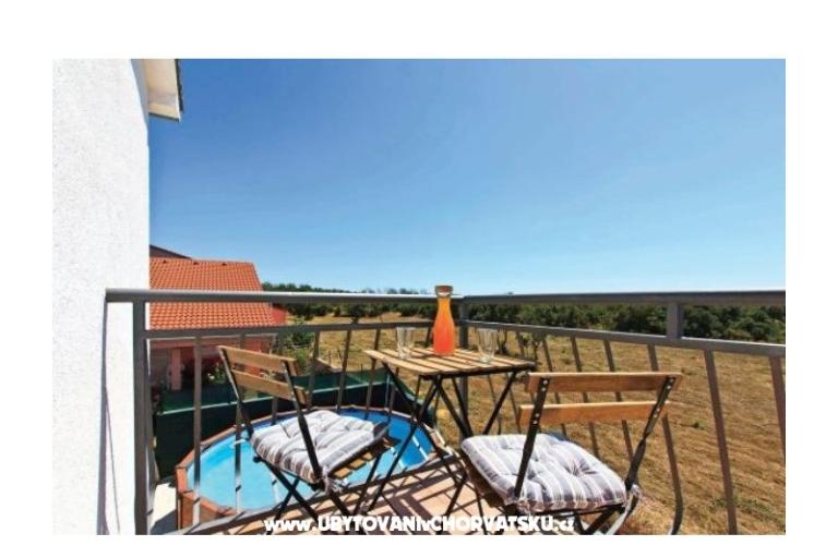 Family house mit Pool – foto 16