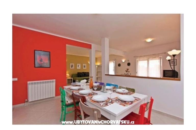 Family house mit Pool – foto 5