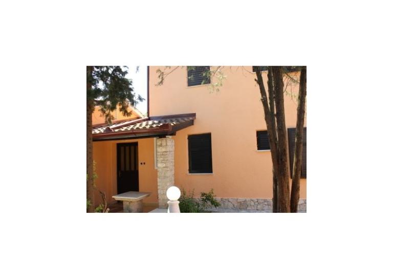 Haus with swimming pool – foto 11