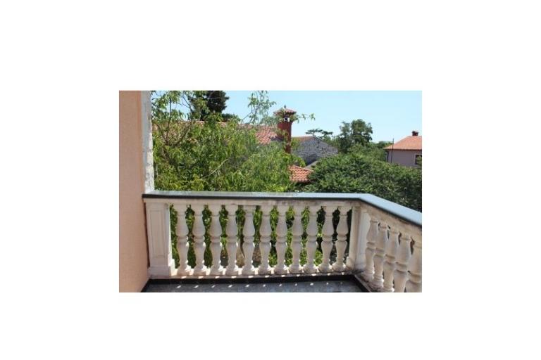 Haus with swimming pool – foto 12