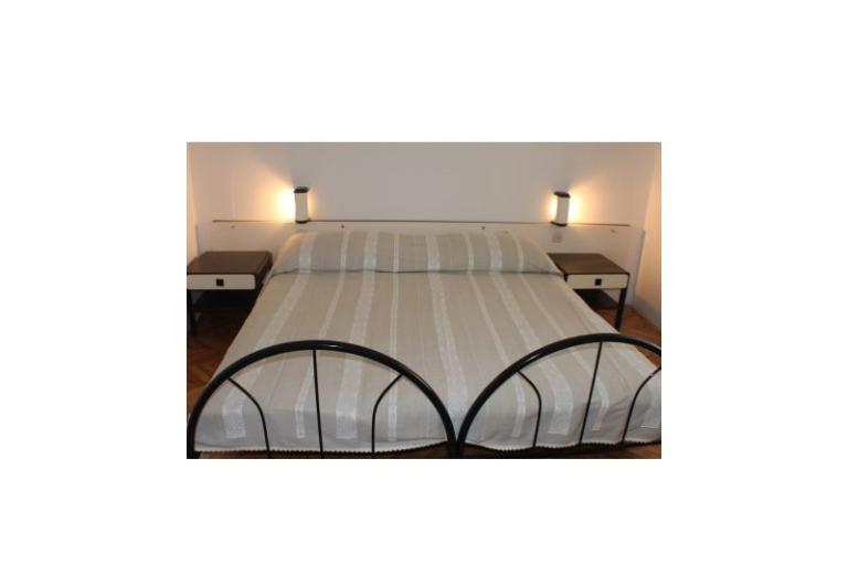 Haus with swimming pool – foto 16