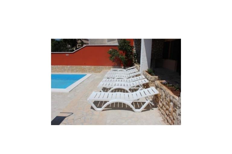 Haus with swimming pool – foto 2