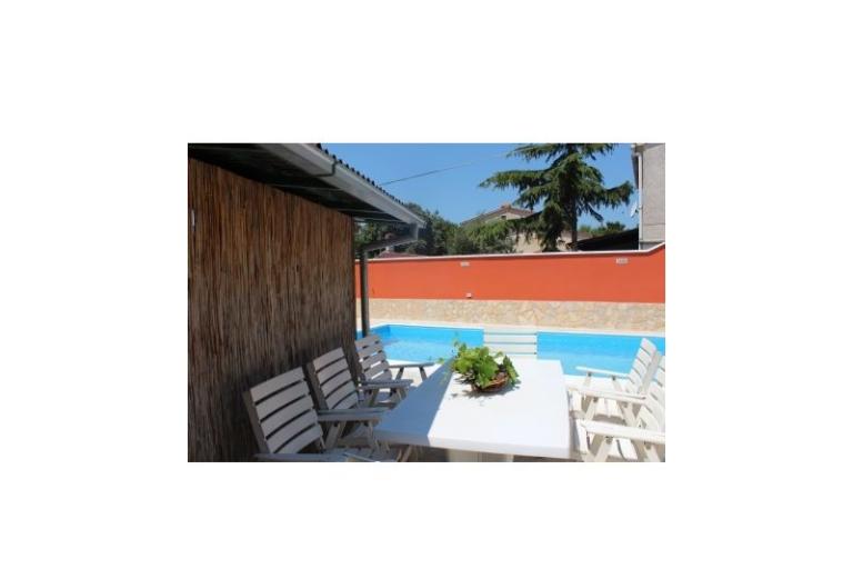 Haus with swimming pool – foto 8