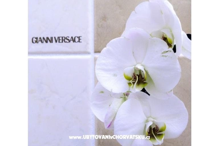 AdiOro Luxury Beachfront Appartement – foto 10