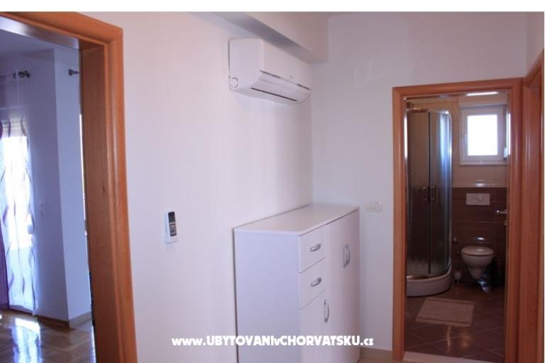 Apartment Anadina KOMFOR KRAJ PLAŽE – foto 11