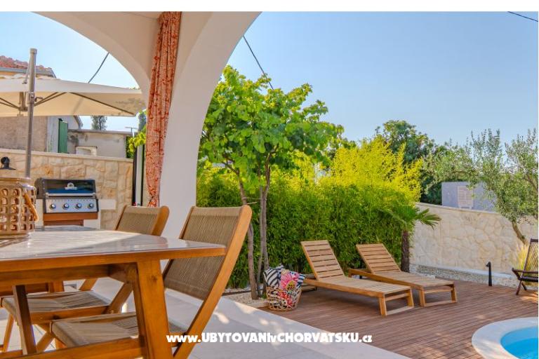 The Three Flowers Pool Haus – foto 13