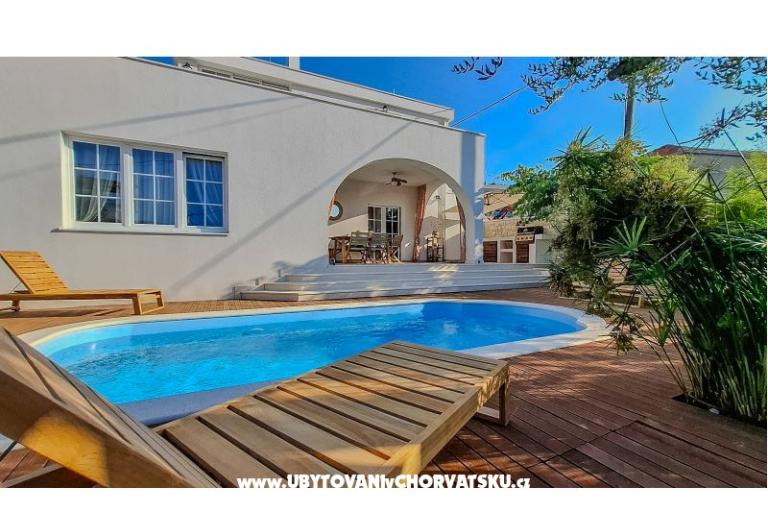 The Three Flowers Pool Haus – foto 18