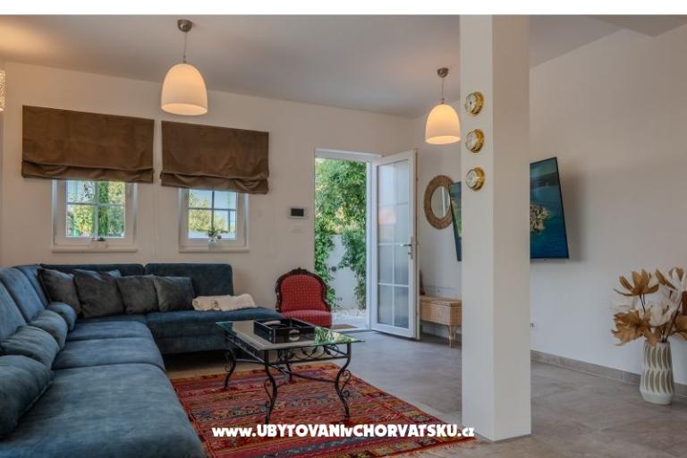 The Three Flowers Pool Haus – foto 22