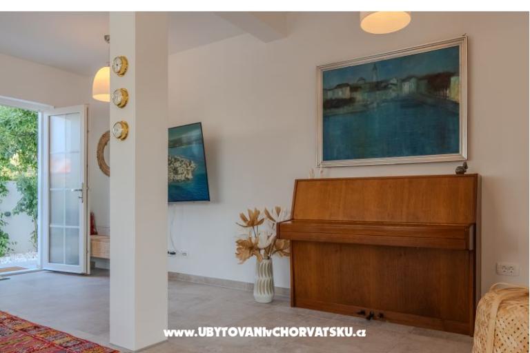 The Three Flowers Pool Haus – foto 23