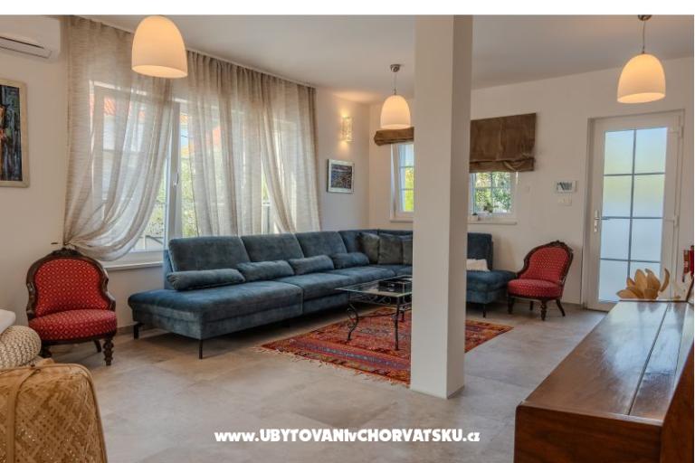 The Three Flowers Pool Haus – foto 27