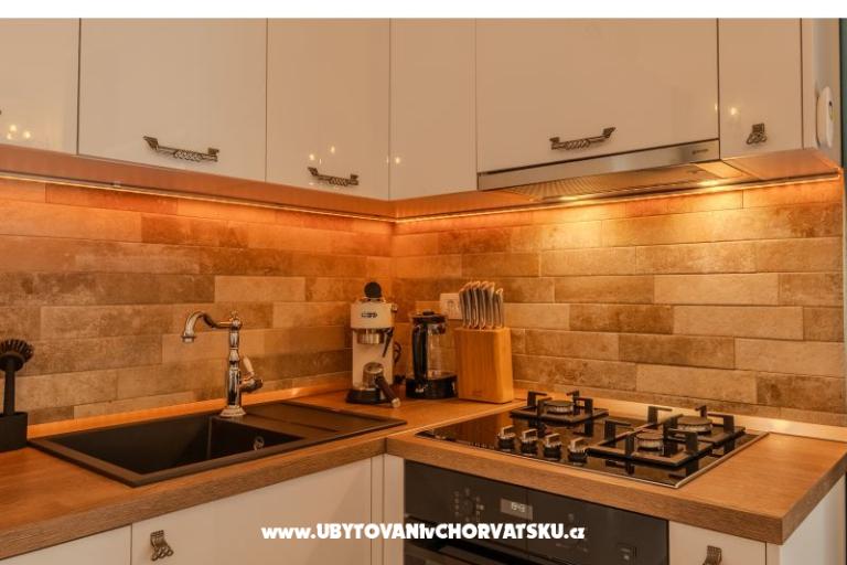 The Three Flowers Pool Haus – foto 33