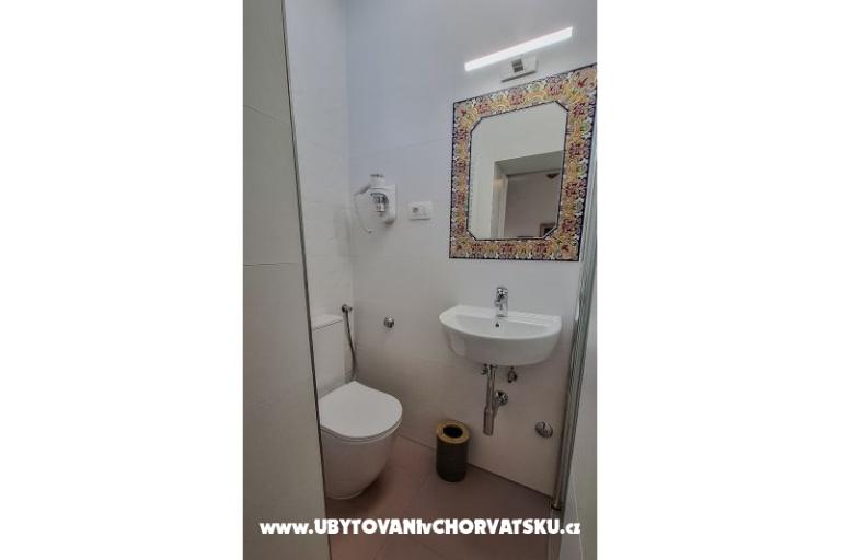 The Three Flowers Pool Haus – foto 48