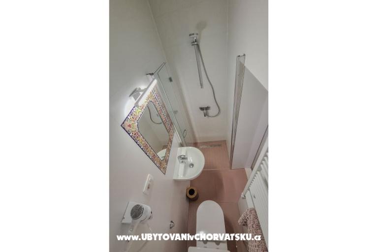 The Three Flowers Pool Haus – foto 51