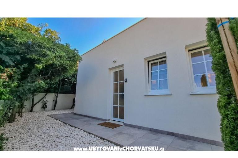 The Three Flowers Pool Haus – foto 56