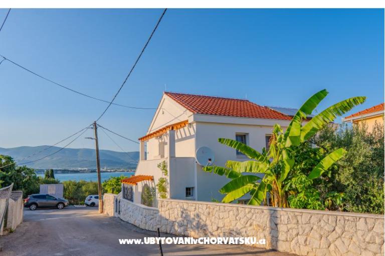 The Three Flowers Pool Haus – foto 57