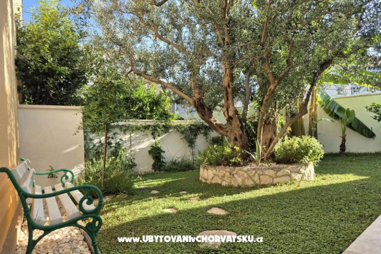 The Three Flowers Pool Haus – foto 59