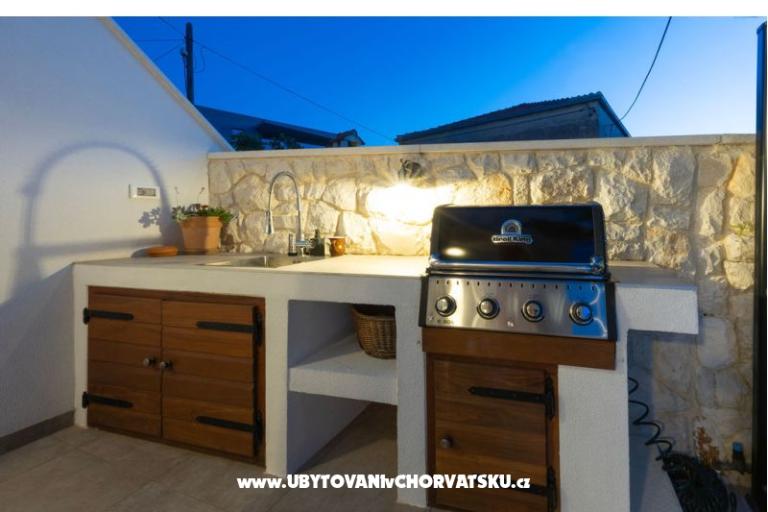The Three Flowers Pool Haus – foto 64