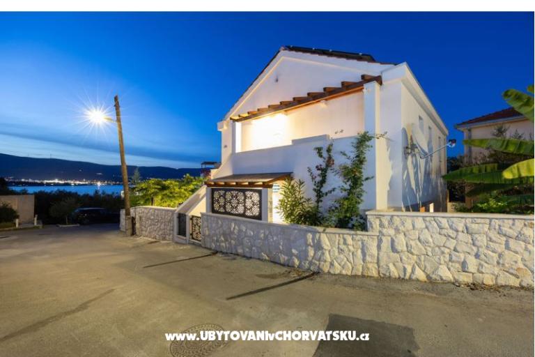 The Three Flowers Pool Haus – foto 76