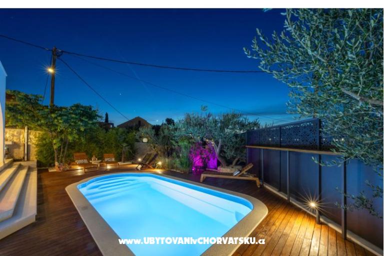 The Three Flowers Pool Haus – foto 78