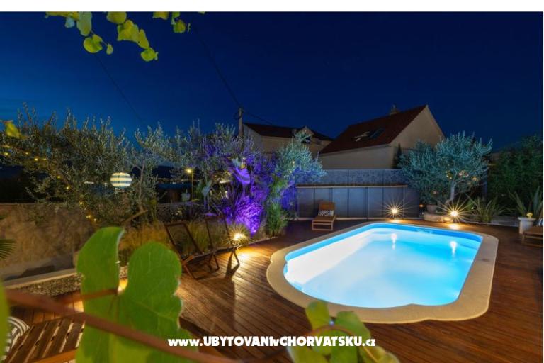 The Three Flowers Pool Haus – foto 82