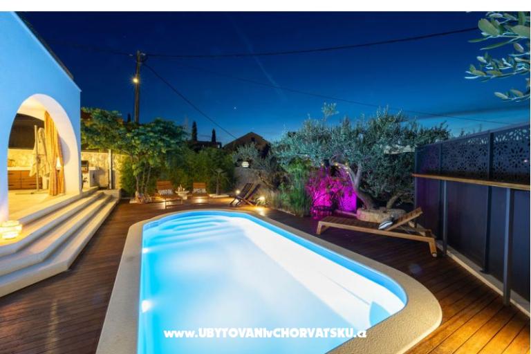 The Three Flowers Pool Haus – foto 83