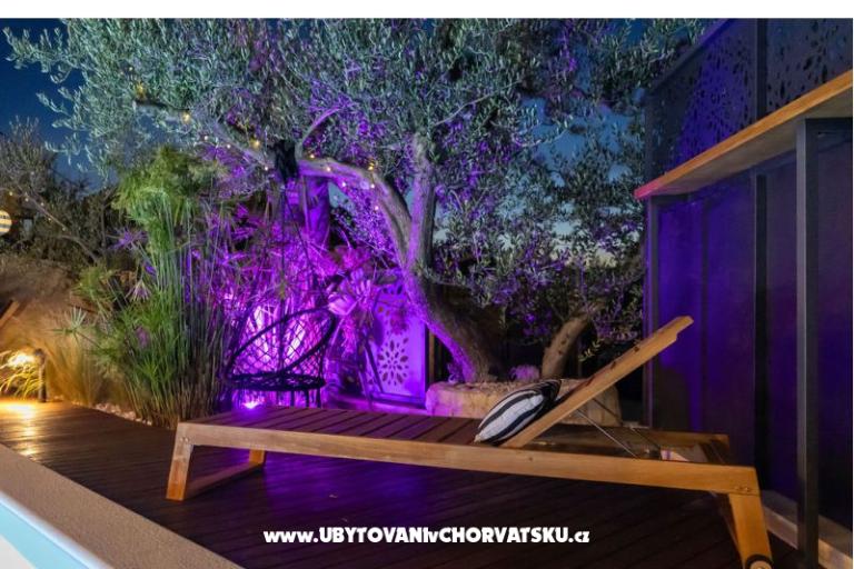 The Three Flowers Pool Haus – foto 85