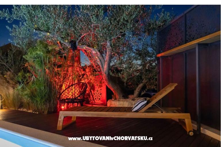 The Three Flowers Pool Haus – foto 86