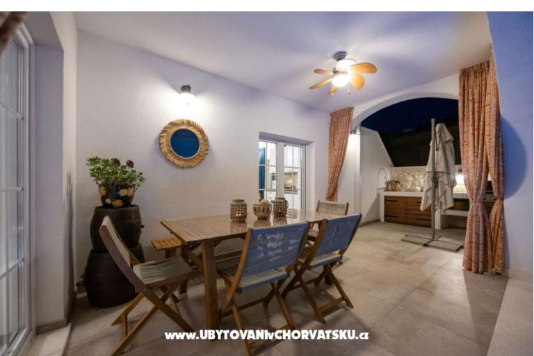 The Three Flowers Pool Haus – foto 87