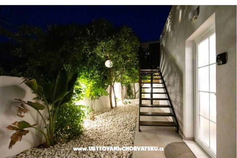 The Three Flowers Pool Haus – foto 88