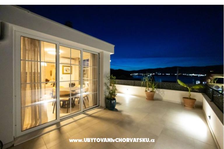 The Three Flowers Pool Haus – foto 89