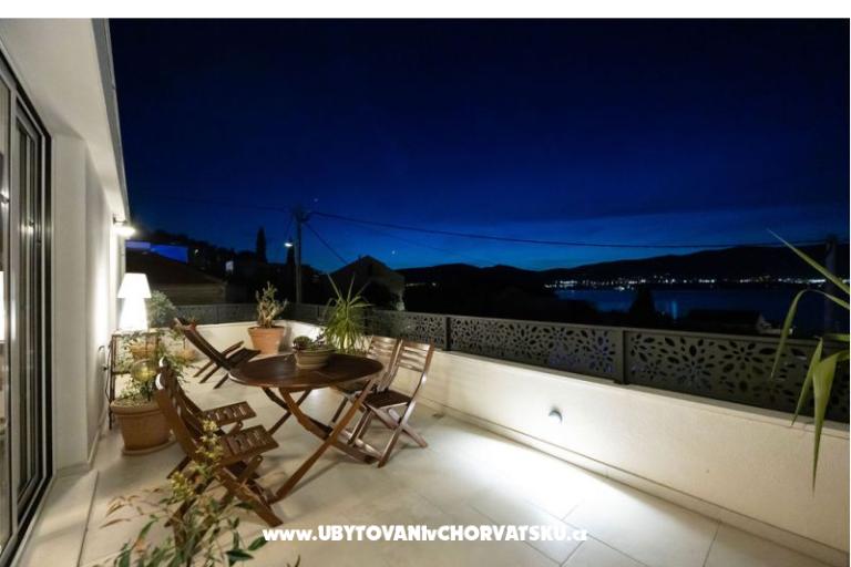 The Three Flowers Pool Haus – foto 90