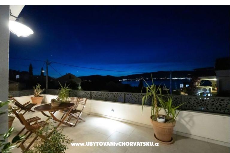 The Three Flowers Pool Haus – foto 91