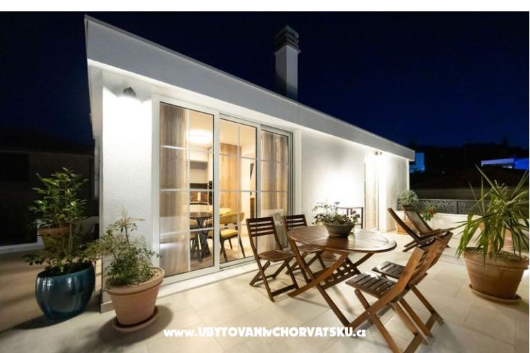The Three Flowers Pool Haus – foto 94