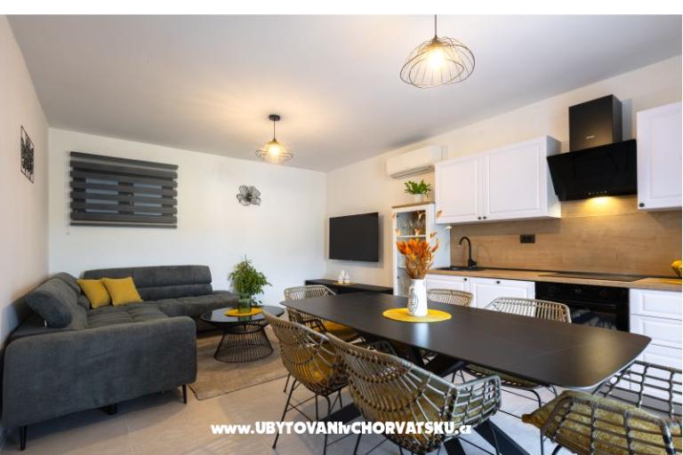 Haus s pogledom na more Antivo – foto 12