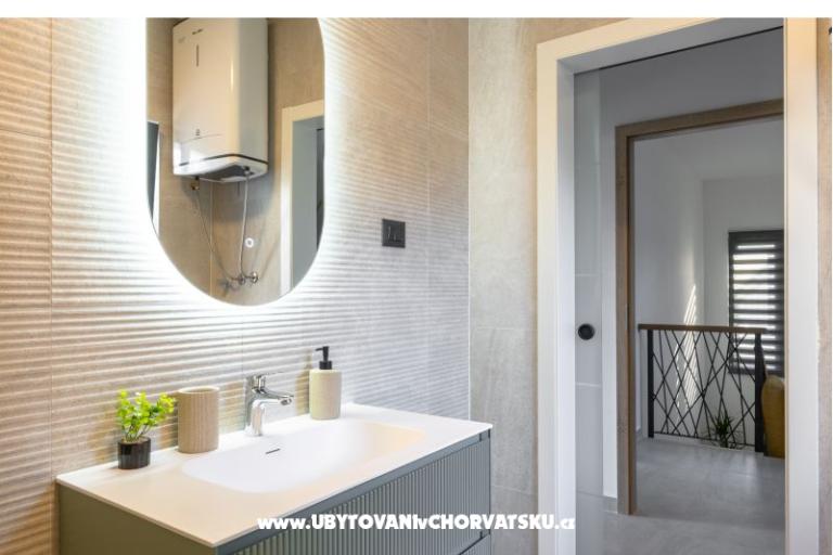 Haus s pogledom na more Antivo – foto 20